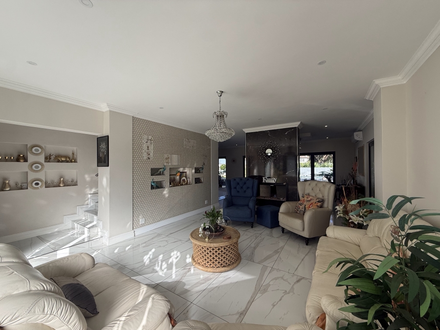 5 Bedroom Property for Sale in The Islands Estates North West